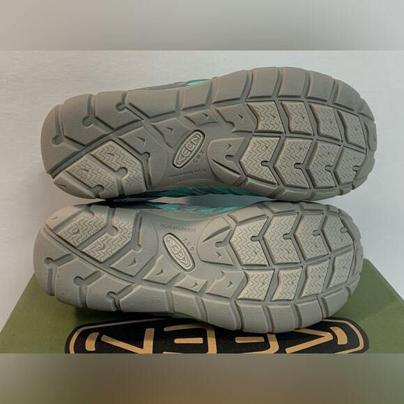 NWT Keen Women's 5 Chandler Drizzle Waterfall Turquoise Hiking Water Shoes - Picture 8 of 8